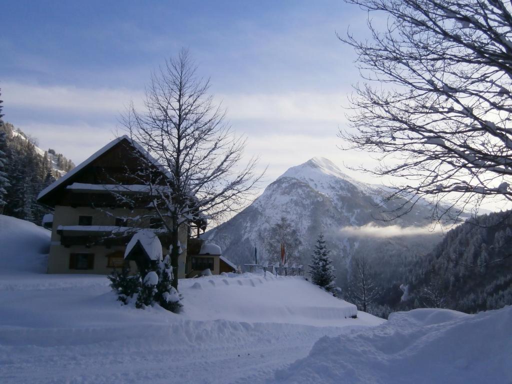 Gasthof Untere Valentinalm Hotel Plocken Exterior photo